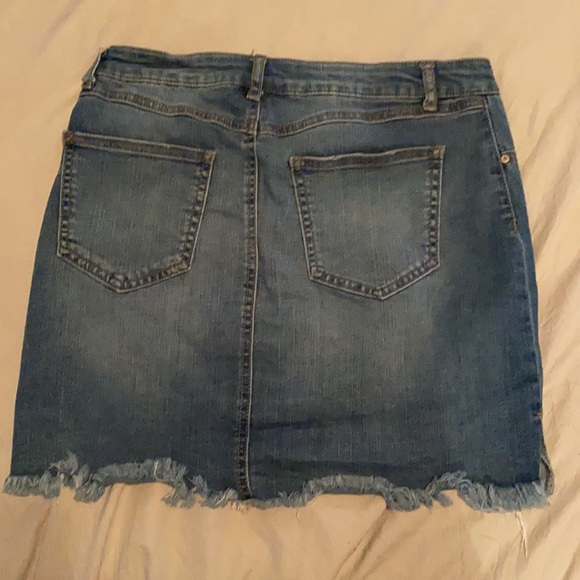 Jean skirt - Picture 2 of 3